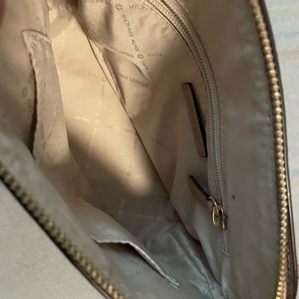 Micheal Kors Bag - Picture 4 of 4